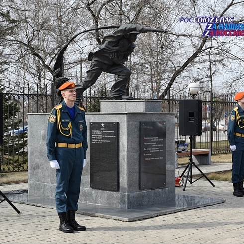 В Красноярске почтили память пожарных и спасателей, погибших при исполнении служебного долга